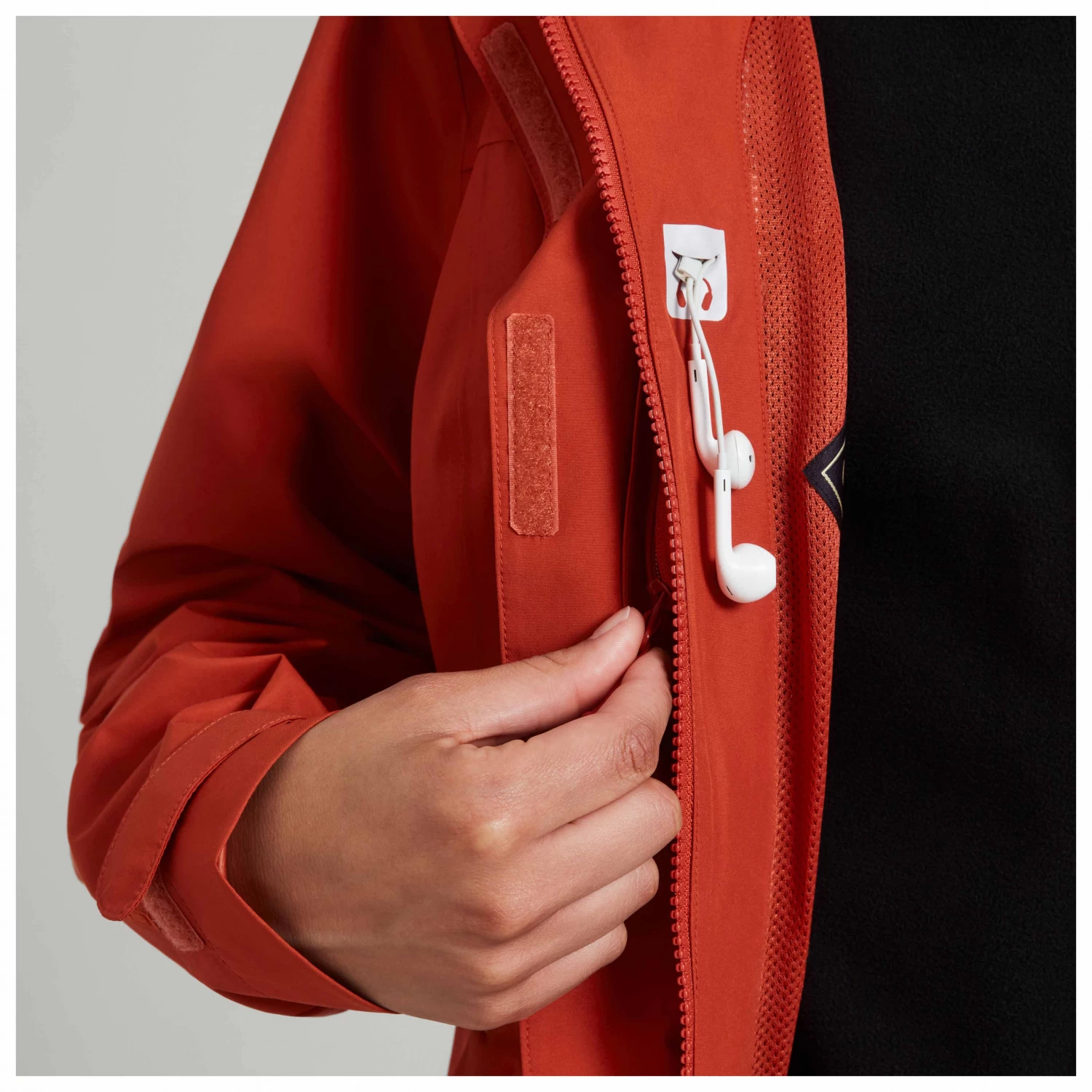 Kathmandu Women's Bealey GORE-TEX Jacket V2 - Waterproof Jacket - Image 9